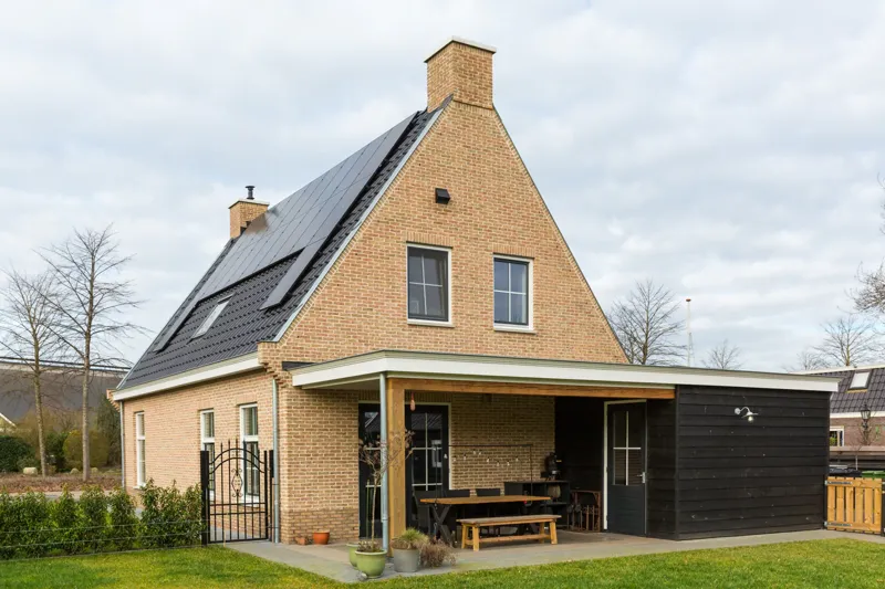 Nieuwbouw klassieke woning in traditionele stijl