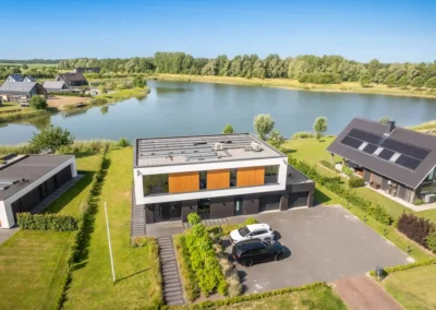 Moderne woning met plat dak in Emmeloord
