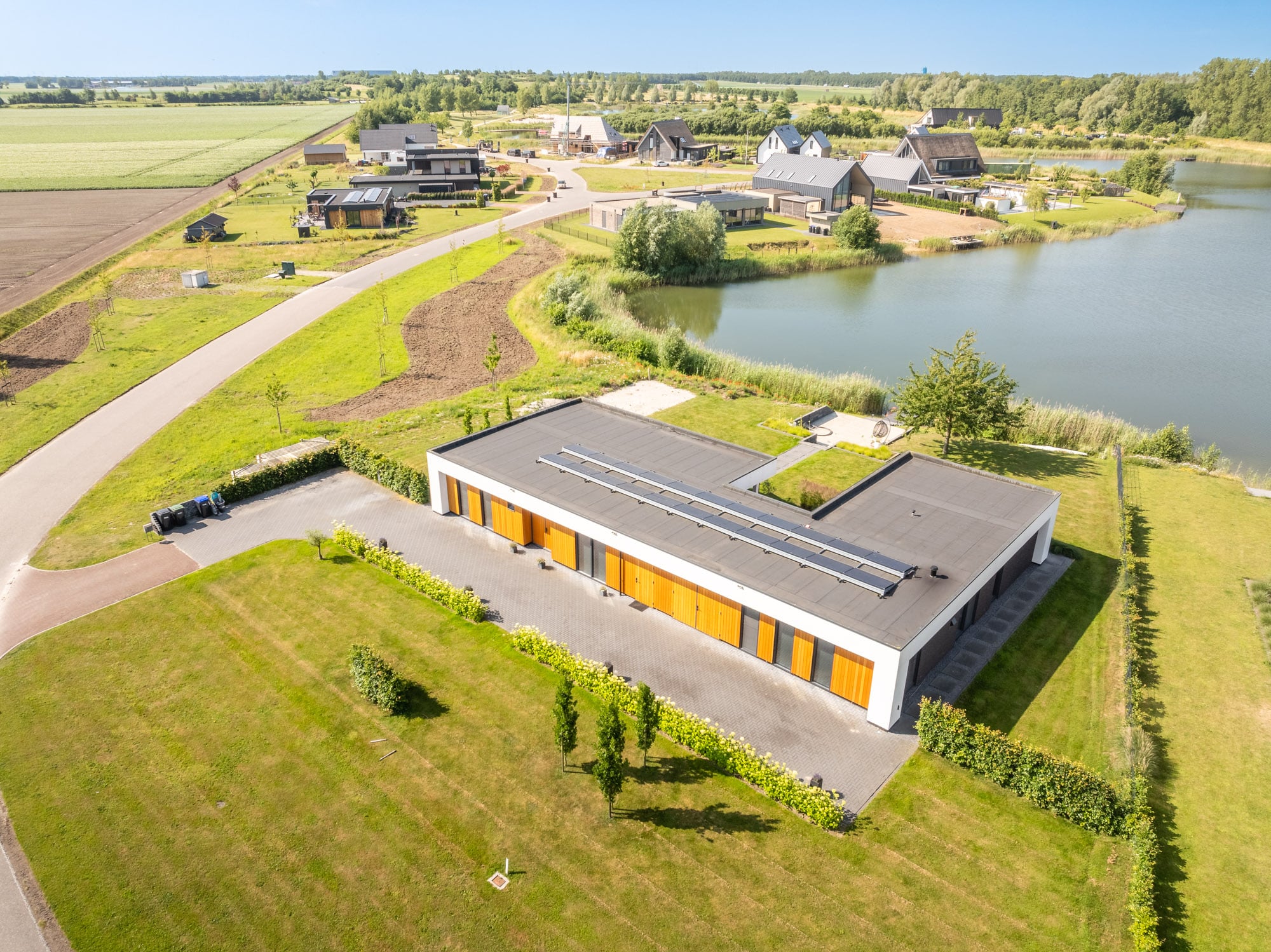 bungalow aan het water -