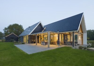 Luxe schuurwoning bouwen met grote raampartijen
